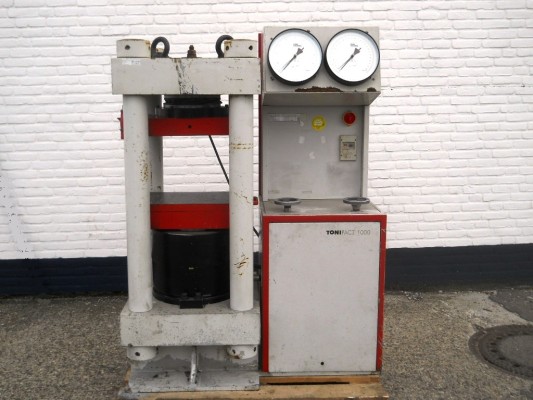 Bild Auktion Baustoffprüfmaschine 1000 kN