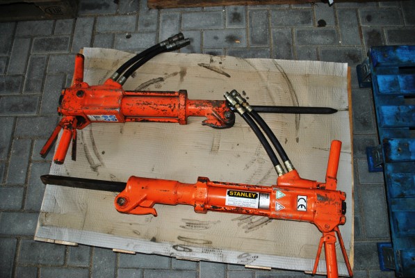 Bild Auktion 2 x Hydraulikhammer