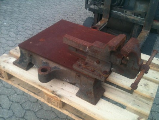 Bild Schmiedeplatte + Schraubstock